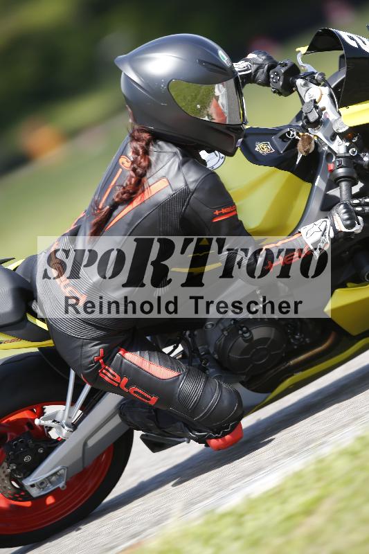 /Archiv-2024/29 12.06.2024 MOTO.CH Track Day ADR/Gruppe blau/28